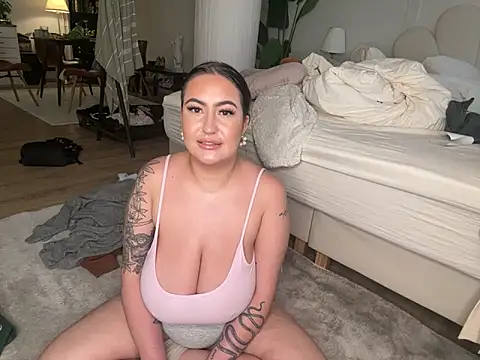 rosinalux online show from January 24, 1:57 pm