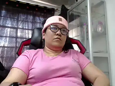 Snapshot of Astrid_Rx chatting on January 2, 4:56 pm Astrid Rx online show from January 2, 4:56 pm