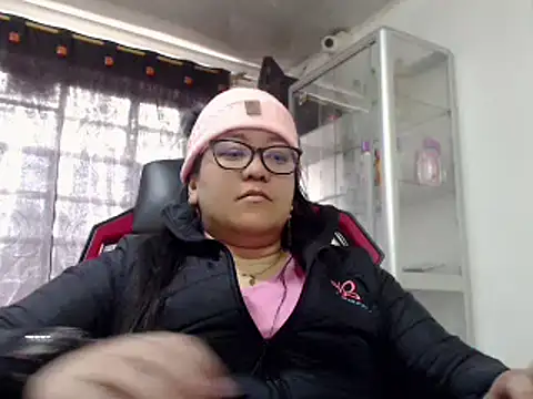 Snapshot of Astrid_Rx chatting on January 2, 1:51 pm Astrid Rx online show from January 2, 1:51 pm