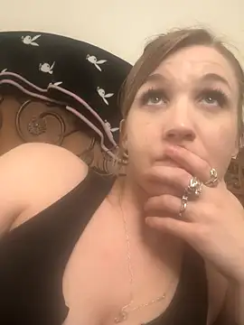 Snapshot of Kitty_DaCocks chatting on November 1, 11:31 pm Kitty DaCocks online show from November 1, 11:31 pm