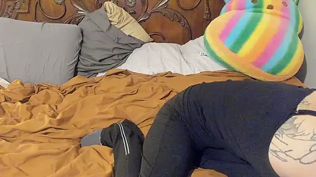 Snapshot of Kitty_DaCocks chatting on October 6, 11:38 pm Kitty DaCocks online show from October 6, 11:38 pm