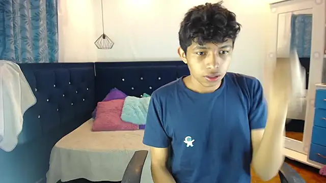 twinkmilk  online show from March 10, 12:28 pm