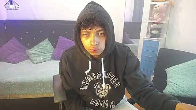 twinkmilk  online show from March 7, 2:12 pm