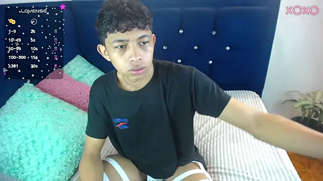 twinkmilk  online show from March 20, 12:32 pm