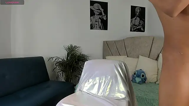 twinkmilk  online show from October 20, 8:20 pm