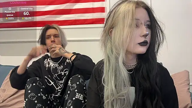 Snapshot of VeryRare_TwinS chatting on February 22, 1:52 am VeryRare TwinS online show from February 22, 1:52 am