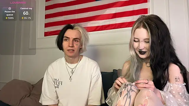 Snapshot of VeryRare_TwinS chatting on March 4, 12:18 am VeryRare TwinS online show from March 4, 12:18 am