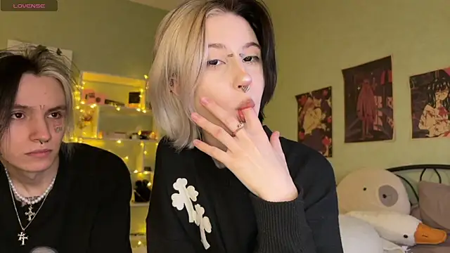 VeryRare TwinS online show from October 6, 9:37 pm