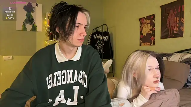 Snapshot of VeryRare_TwinS chatting on November 18, 10:02 pm VeryRare TwinS online show from November 18, 10:02 pm