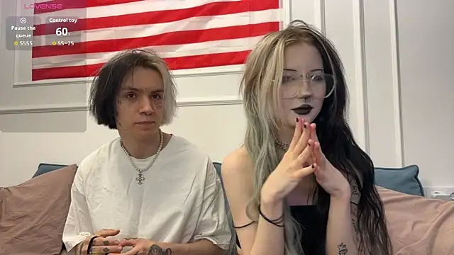 Snapshot of VeryRare_TwinS chatting on February 23, 11:49 pm VeryRare TwinS online show from February 23, 11:49 pm