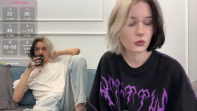 Snapshot of VeryRare_TwinS chatting on December 19, 4:38 am VeryRare TwinS online show from December 19, 4:38 am