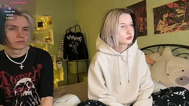 Snapshot of VeryRare_TwinS chatting on November 26, 2:11 am VeryRare TwinS online show from November 26, 2:11 am