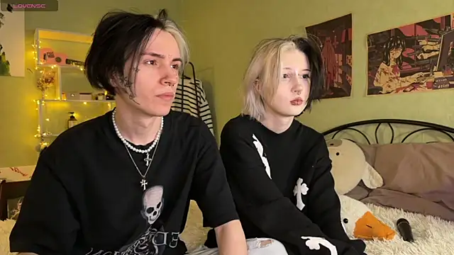 VeryRare TwinS online show from October 8, 7:47 pm