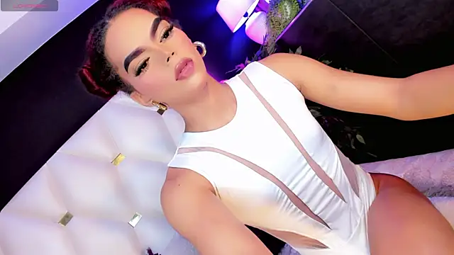 Diva Smith02 online show from May 3, 11:58 am