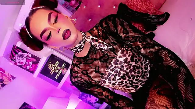 Diva Smith02 online show from July 12, 11:11 am