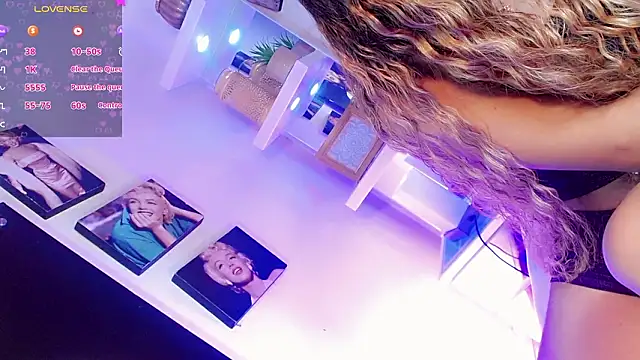 Diva Smith02 online show from March 11, 11:37 am