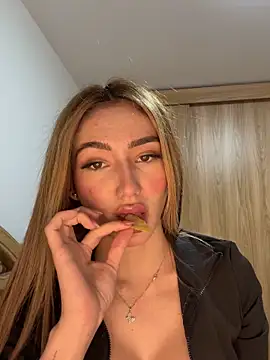 Maddy Jones online show from November 23, 3:38 am