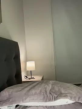 Maddy Jones online show from October 27, 1:17 am