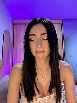 Maddy Jones online show from January 13, 2:26 am