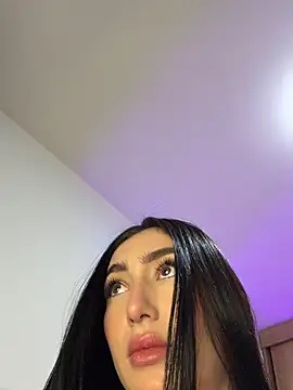 Maddy Jones online show from May 13, 2:51 am