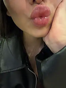 Snapshot of Maddy_Jones chatting on June 22, 10:51 pm Maddy Jones online show from June 22, 10:51 pm