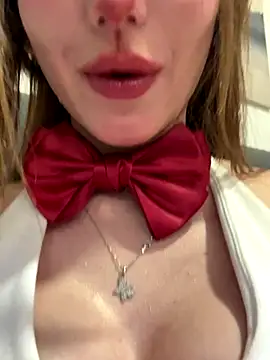 Maddy Jones online show from November 1, 12:39 am