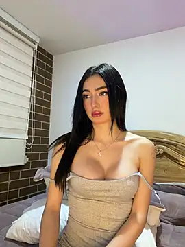 Maddy Jones online show from February 12, 2:22 am