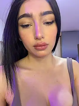 Maddy Jones online show from May 29, 4:18 am