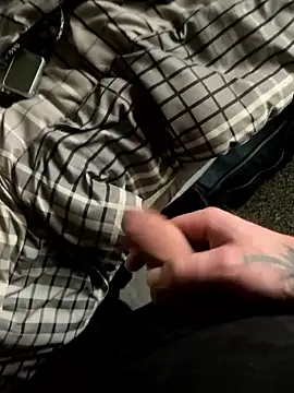 coreyl9718 online show from January 11, 7:32 pm