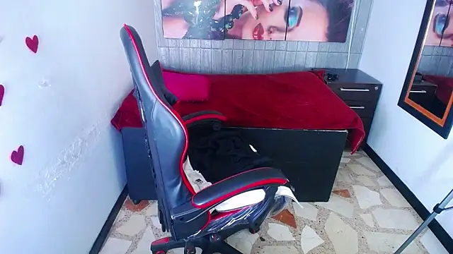 Anniee x online show from February 27, 1:00 pm