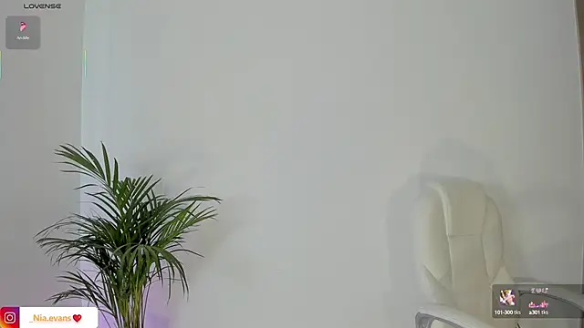 NiiaEvanss online show from March 3, 4:36 pm