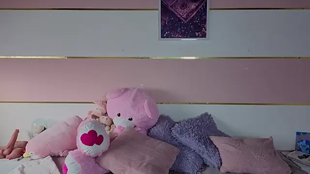 Snapshot of Charlotte__Miller chatting on November 18, 11:57 am Charlotte Miller online show from November 18, 11:57 am