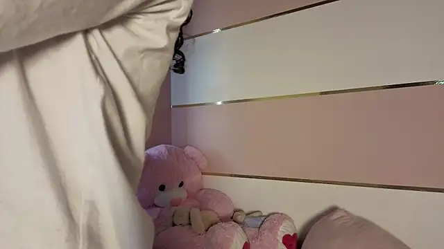 Snapshot of Charlotte__Miller chatting on November 4, 11:36 am Charlotte Miller online show from November 4, 11:36 am