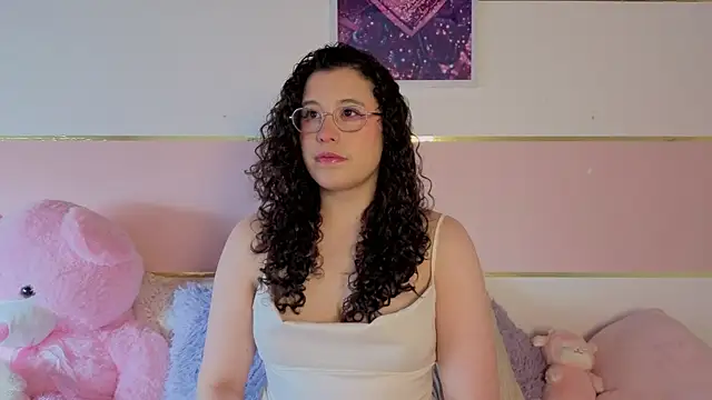 Snapshot of Charlotte__Miller chatting on December 1, 12:17 pm Charlotte Miller online show from December 1, 12:17 pm