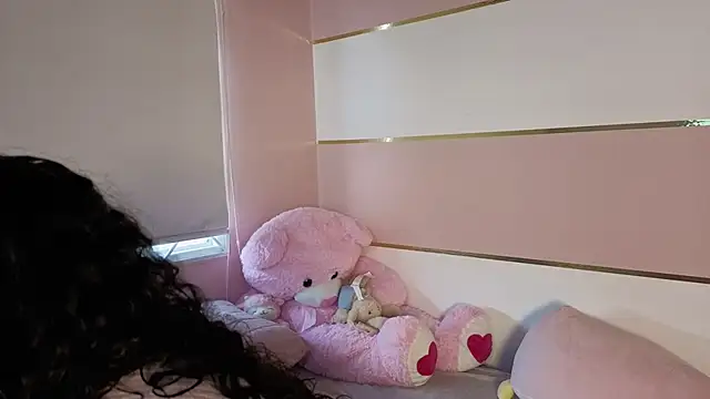 Snapshot of Charlotte__Miller chatting on October 19, 11:46 am Charlotte Miller online show from October 19, 11:46 am