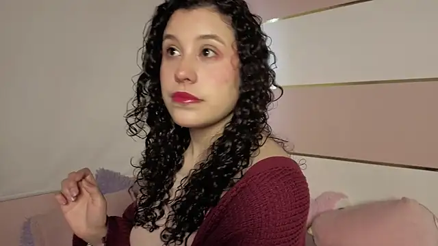 Snapshot of Charlotte__Miller chatting on November 11, 12:00 pm Charlotte Miller online show from November 11, 12:00 pm