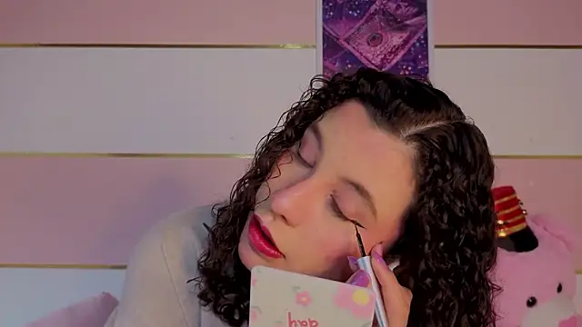 Charlotte  Miller online show from January 17, 11:47 am