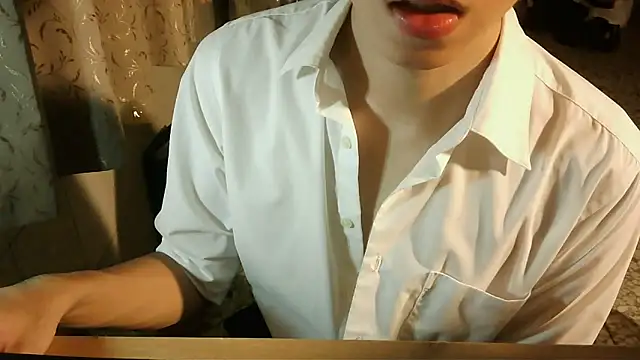 KYU890428 online show from October 1, 6:45 pm