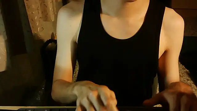 KYU890428 online show from October 5, 5:36 pm