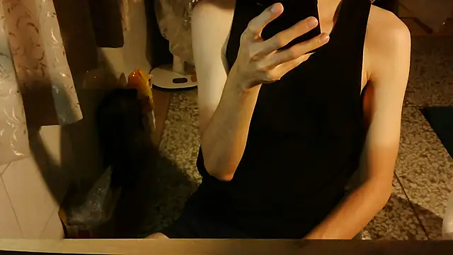 KYU890428 online show from October 12, 6:20 pm