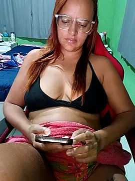 Snapshot of AliceRuivinha2 chatting on February 7, 10:29 pm AliceRuivinha2 online show from February 7, 10:29 pm