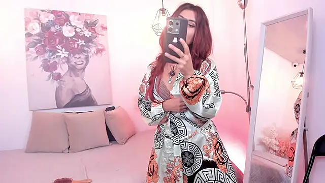 Snapshot of iriis_rosse chatting on September 23, 4:36 pm iriis rosse online show from September 23, 4:36 pm