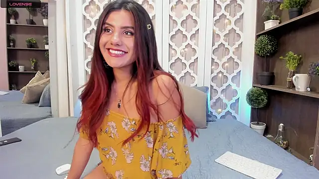 Snapshot of iriis_rosse chatting on March 18, 9:32 pm iriis rosse online show from March 18, 9:32 pm