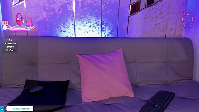 Snapshot of catalehia_moonlight chatting on October 9, 11:00 am catalehia moonlight online show from October 9, 11:00 am