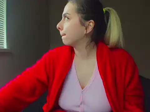 HappyIva online show from February 16, 6:43 pm