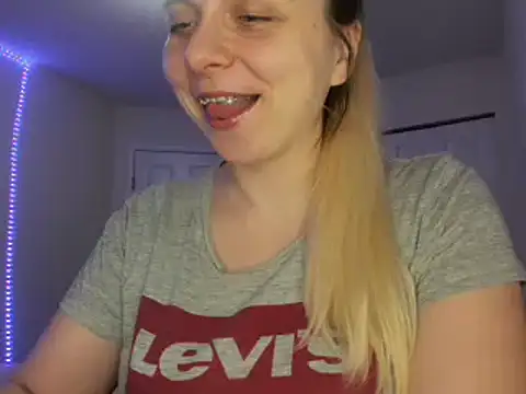 HappyIva online show from February 25, 8:14 am