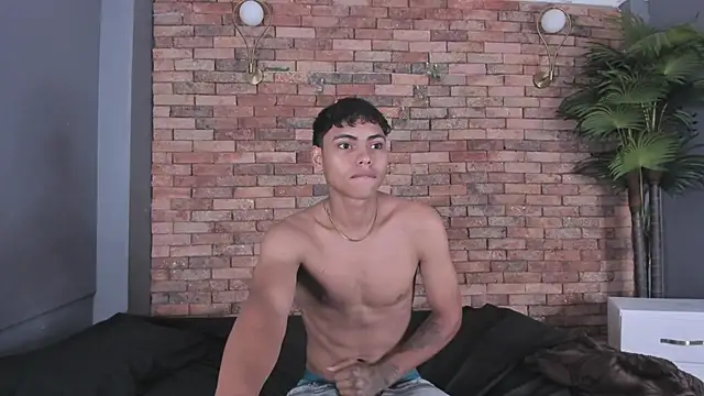 adam piarse01 online show from November 16, 5:17 pm