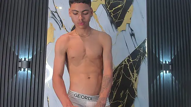 adam piarse01 online show from February 26, 10:58 pm