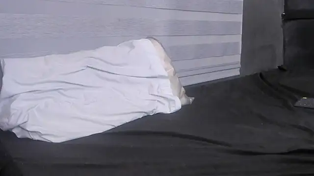 adam piarse01 online show from March 12, 9:02 am