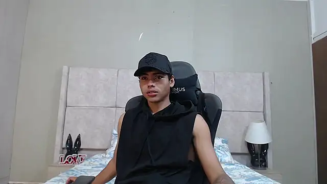 adam piarse01 online show from July 31, 2:00 am
